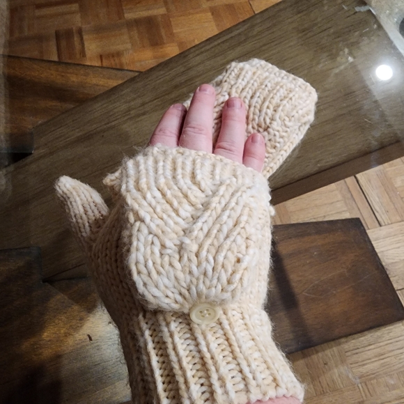 Torrid Cream Knit Gloves, Scarf, Hat Set - Picture 7 of 13